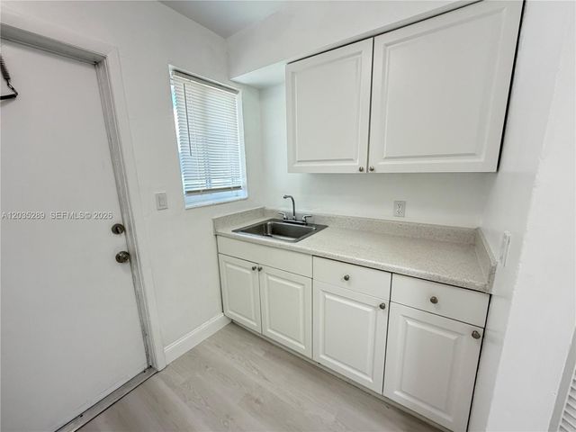 2417 NW 20th St 1, Fort Lauderdale, FL 33311