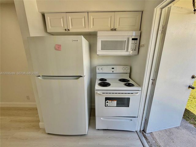 2417 NW 20th St 1, Fort Lauderdale, FL 33311