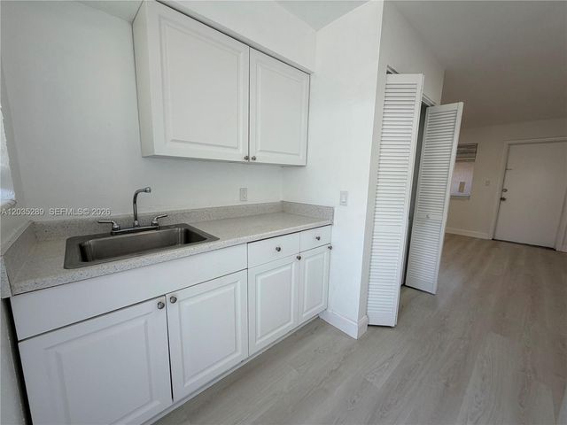 2417 NW 20th St 1, Fort Lauderdale, FL 33311