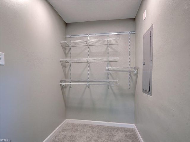 9 Riverdale DR, Hampton, VA 23666