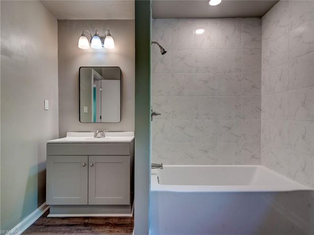 9 Riverdale DR, Hampton, VA 23666