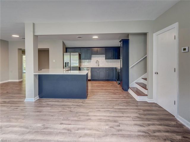 9 Riverdale DR, Hampton, VA 23666