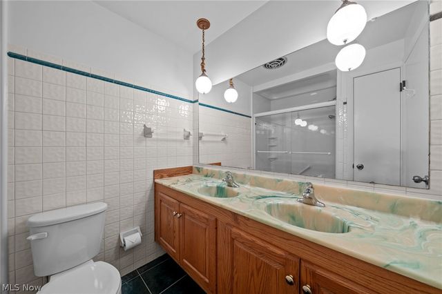 16385 Glendale Avenue, Strongsville, OH 44136