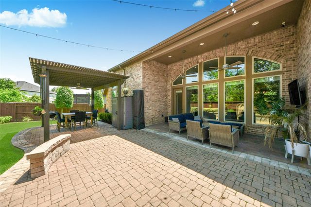 30 Adrianna Path Drive, Missouri City, TX 77459