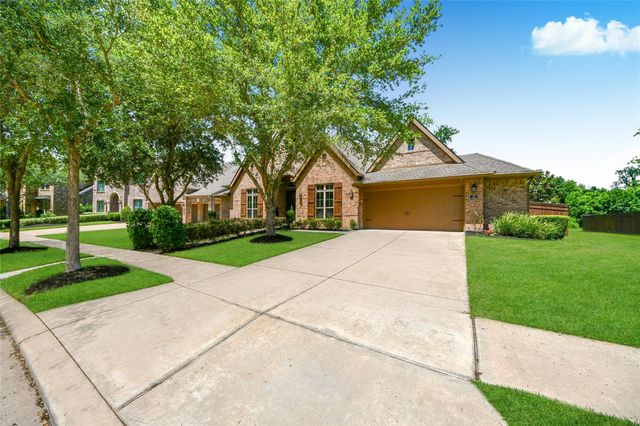 30 Adrianna Path Drive, Missouri City, TX 77459