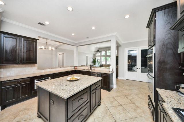 30 Adrianna Path Drive, Missouri City, TX 77459