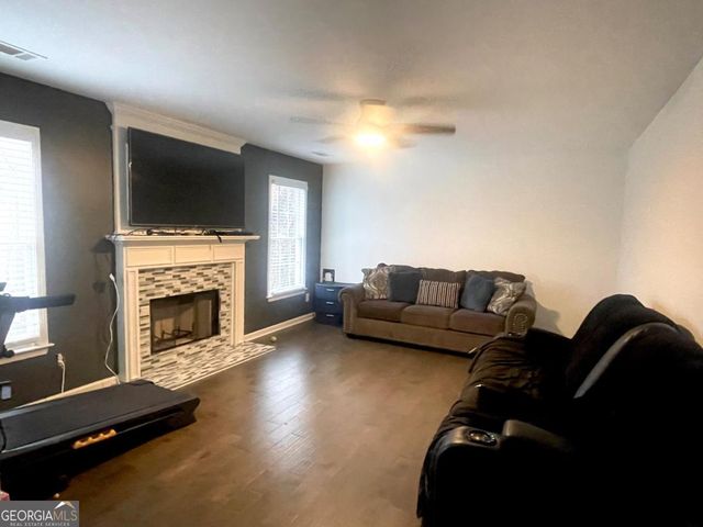 1563 Bailey Farms Drive, Lawrenceville, GA 30043
