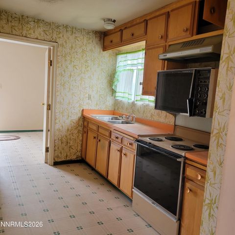 612 F Street, Hawthorne, NV 89415