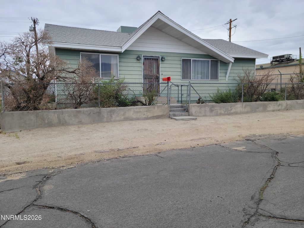 612 F Street, Hawthorne, NV 89415