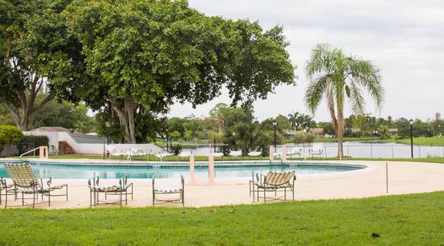 149 West Court, Royal Palm Beach, FL 33411