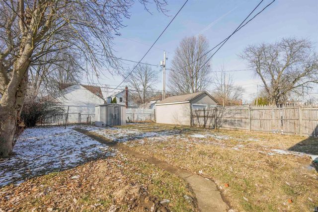 1121 Pemberton Drive, Fort Wayne, IN 46805