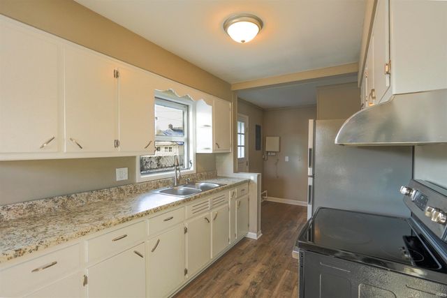 1121 Pemberton Drive, Fort Wayne, IN 46805