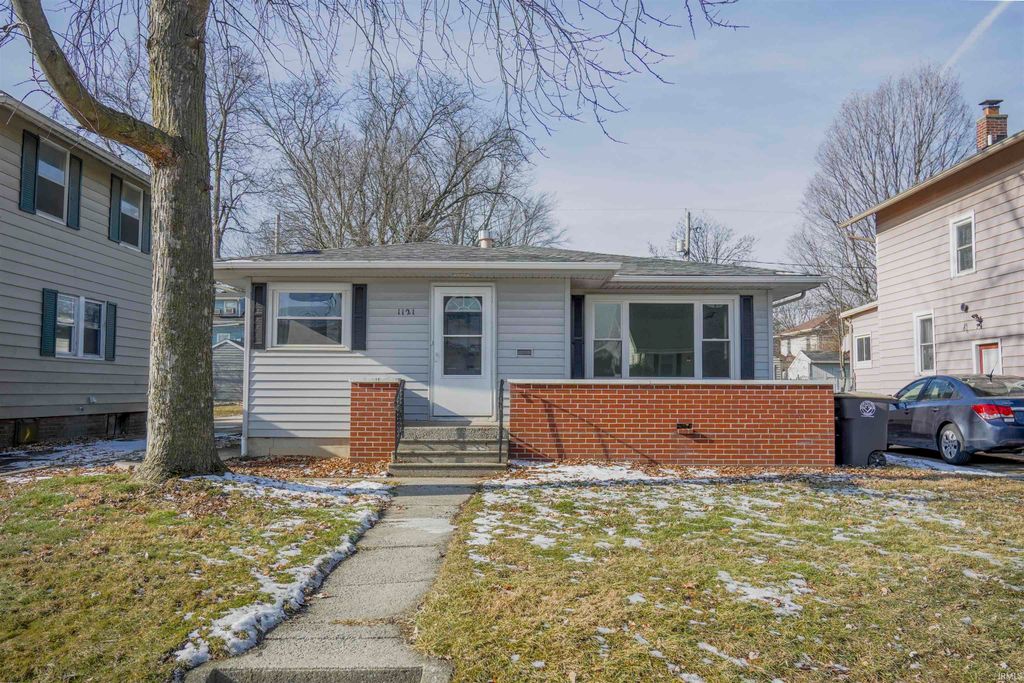 1121 Pemberton Drive, Fort Wayne, IN 46805