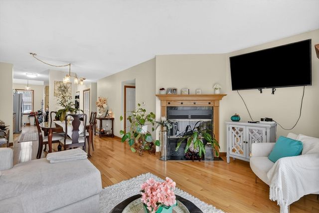 61 Abbey Memorial Dr 145, Chicopee, MA 01020