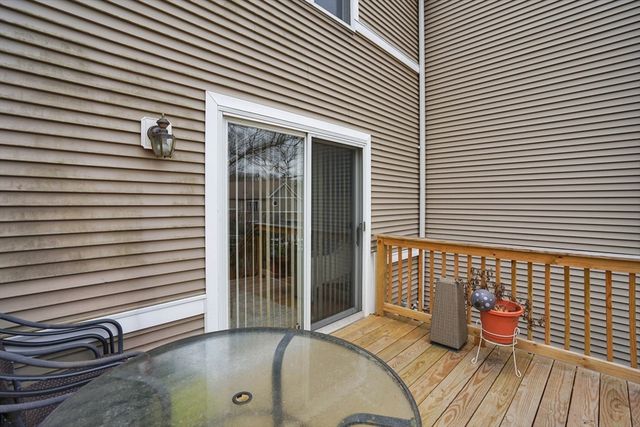 61 Abbey Memorial Dr 145, Chicopee, MA 01020