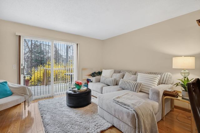 61 Abbey Memorial Dr 145, Chicopee, MA 01020