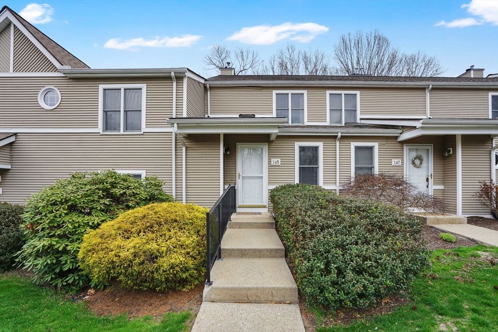 61 Abbey Memorial Dr 145, Chicopee, MA 01020