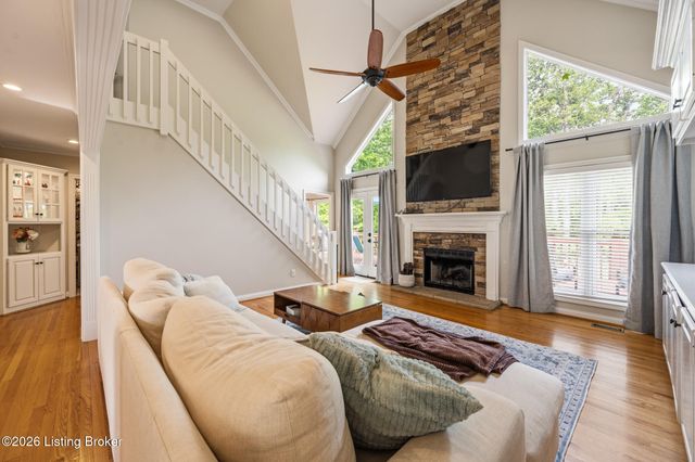 531 Wood Lake Dr, La Grange, KY 40031