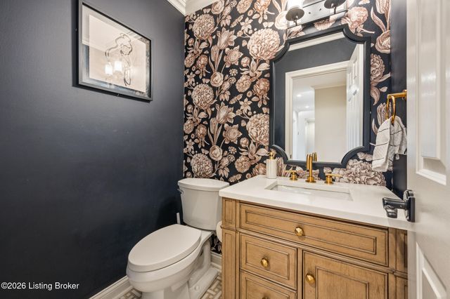 531 Wood Lake Dr, La Grange, KY 40031