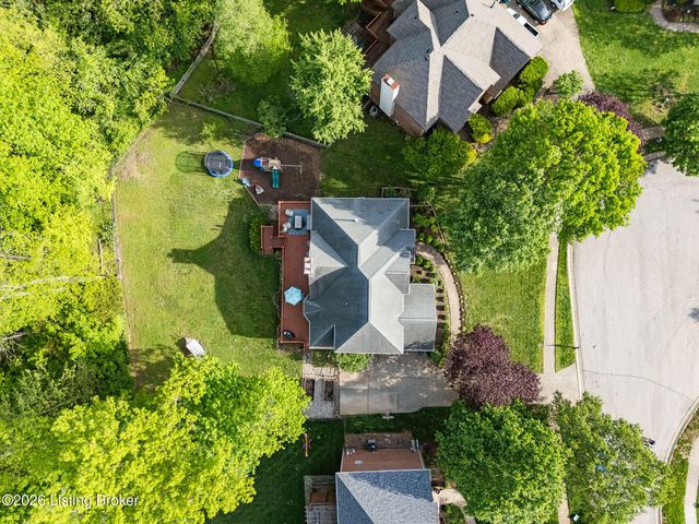 531 Wood Lake Dr, La Grange, KY 40031