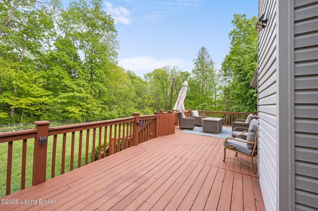 531 Wood Lake Dr, La Grange, KY 40031