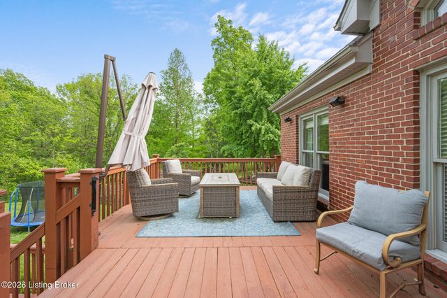 531 Wood Lake Dr, La Grange, KY 40031