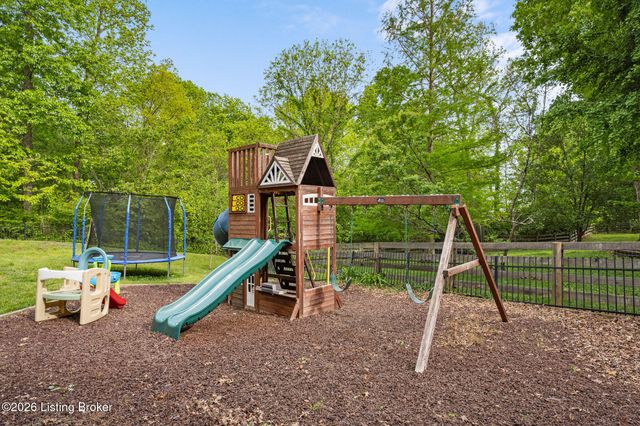 531 Wood Lake Dr, La Grange, KY 40031