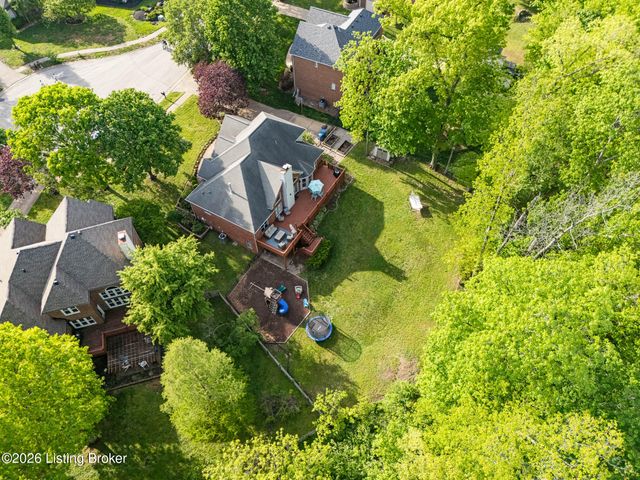 531 Wood Lake Dr, La Grange, KY 40031