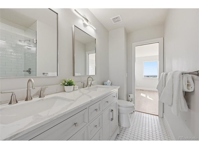 21879 E Davies Cir, Aurora, CO 80016