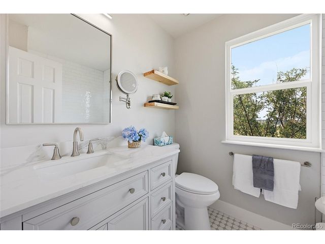 21879 E Davies Cir, Aurora, CO 80016