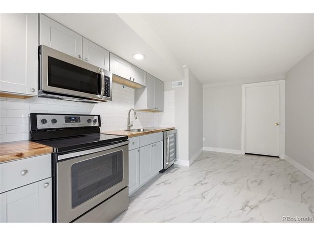 21879 E Davies Cir, Aurora, CO 80016
