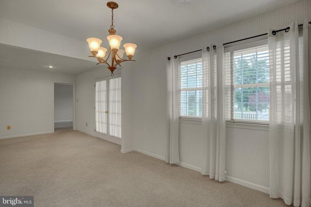 127 CHANCELLOR DRIVE, Chambersburg, PA 17201