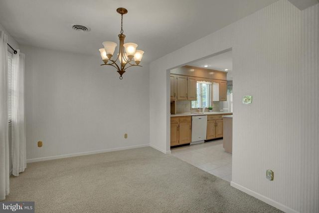 127 CHANCELLOR DRIVE, Chambersburg, PA 17201