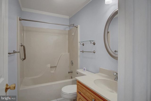 127 CHANCELLOR DRIVE, Chambersburg, PA 17201