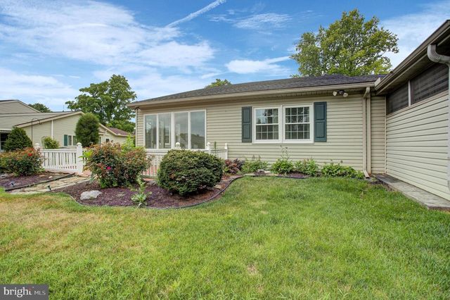 127 CHANCELLOR DRIVE, Chambersburg, PA 17201