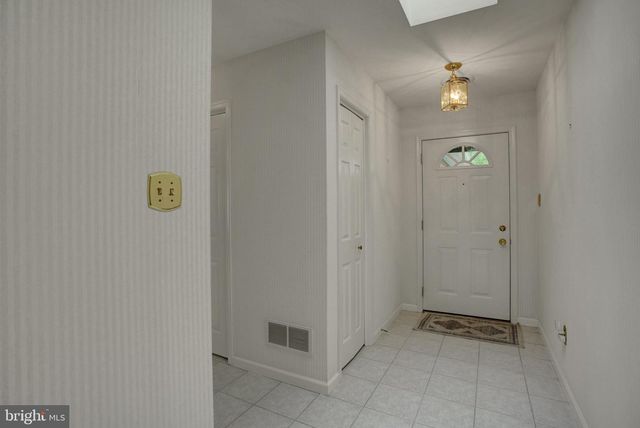127 CHANCELLOR DRIVE, Chambersburg, PA 17201