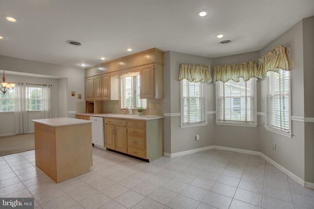 127 CHANCELLOR DRIVE, Chambersburg, PA 17201