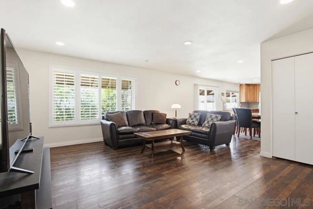 15328 Andorra, San Diego, CA 92129