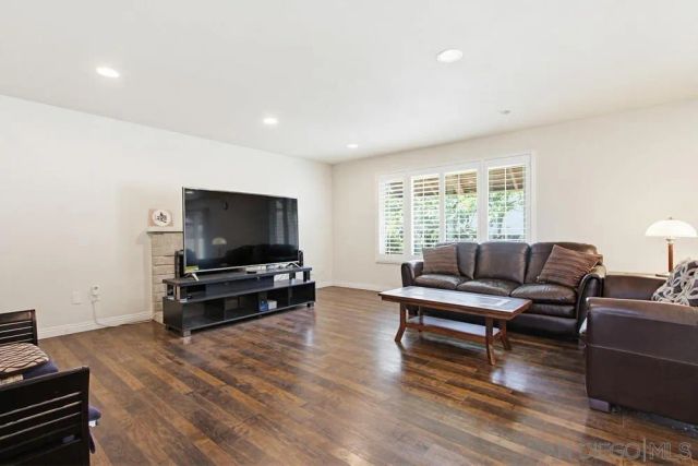 15328 Andorra, San Diego, CA 92129