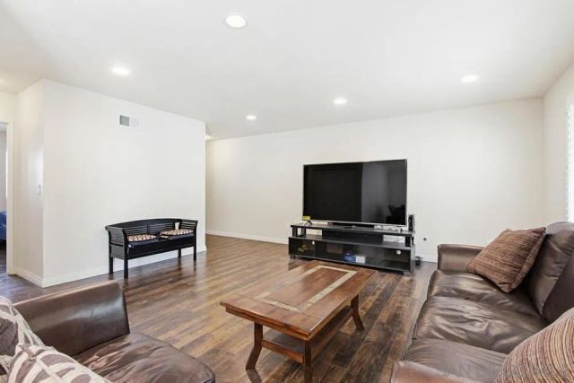 15328 Andorra, San Diego, CA 92129