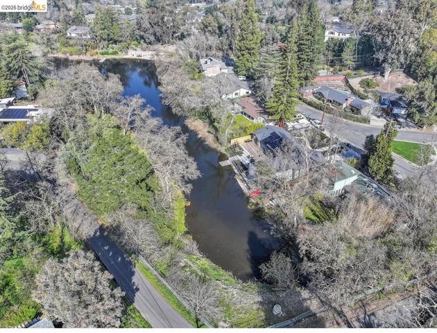 558 558 Lakewood Cir, Walnut Creek, CA 94598