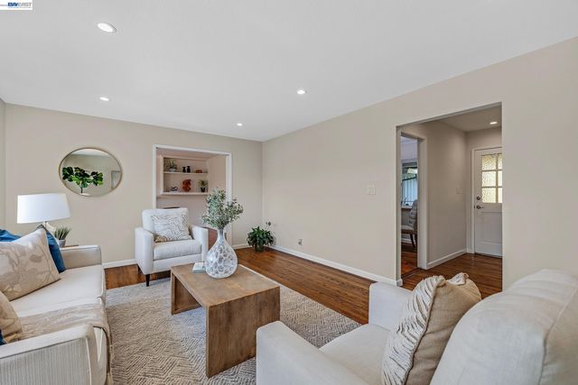 5266 Troy Ave, Fremont, CA 94536