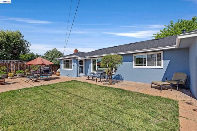 5266 Troy Ave, Fremont, CA 94536