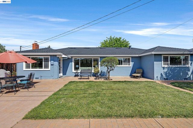 5266 Troy Ave, Fremont, CA 94536