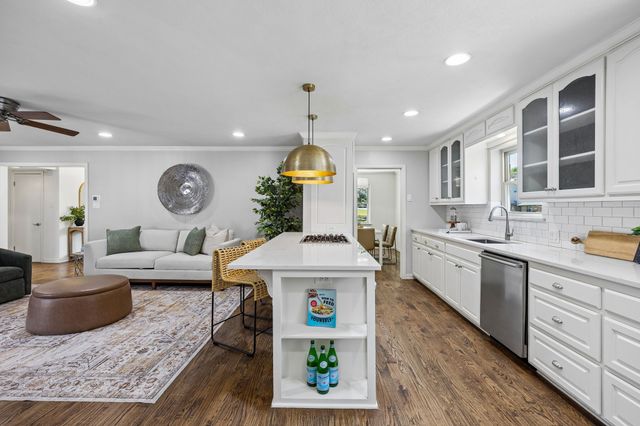 9955 Edgecliff Drive, Dallas, TX 75238