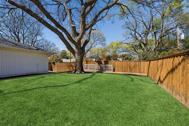 9955 Edgecliff Drive, Dallas, TX 75238