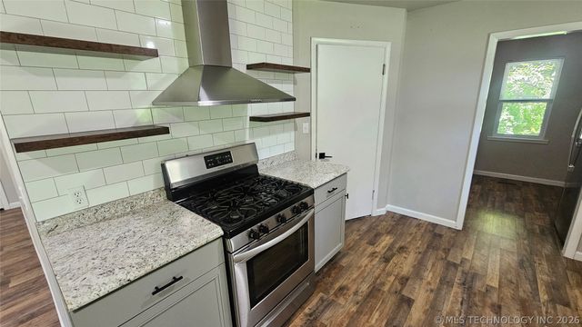 8121 E 124th Street S, Bixby, OK 74008