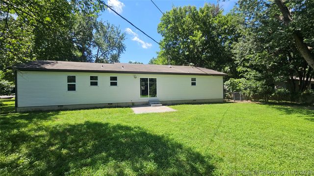 8121 E 124th Street S, Bixby, OK 74008