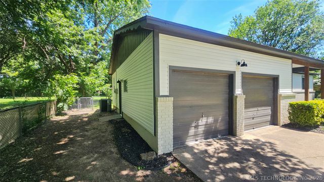 8121 E 124th Street S, Bixby, OK 74008