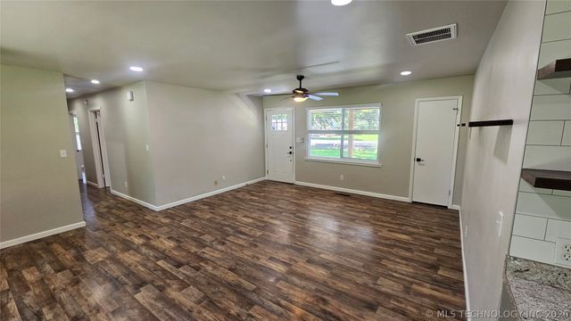 8121 E 124th Street S, Bixby, OK 74008
